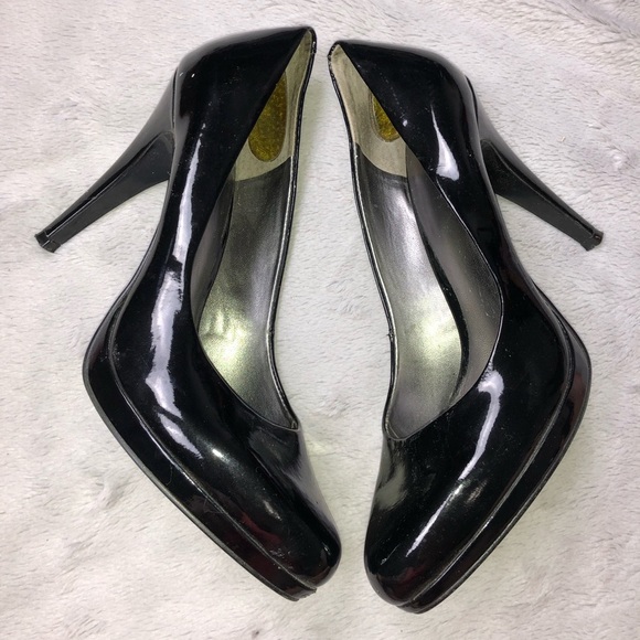 Nine West Black Patent Leather Round Toe Pump - Picture 3 of 9